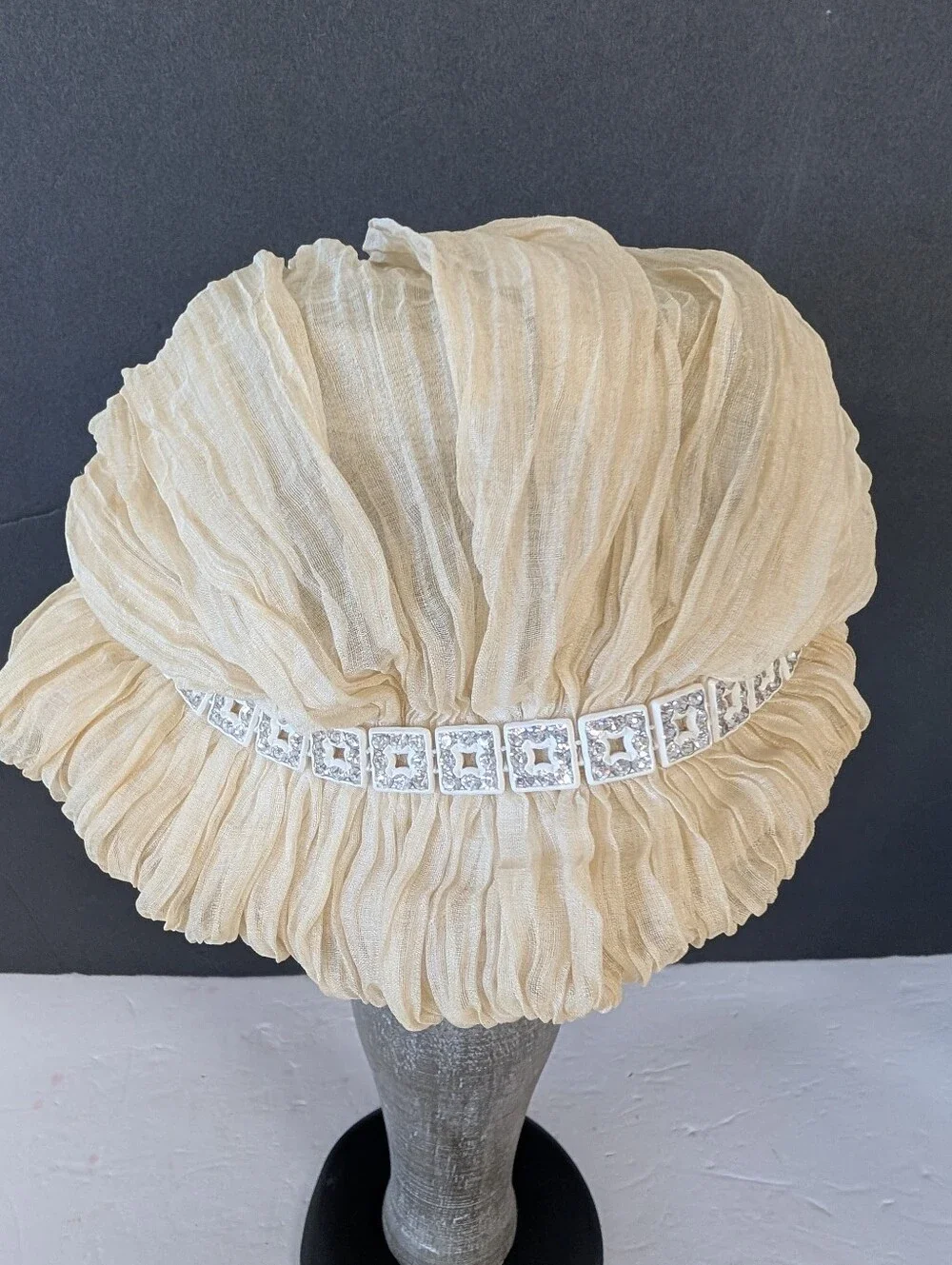 Vintage Hat Cream Rhinestone Art Deco Bed Cap By John Frederic - Picture 3 of 10